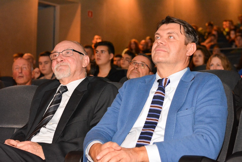 Debata o bezpieczeństwie w kinie Forum BOK – MCC i pokaz działania straży pożarnej na pl. Piłsudskiego w Bolesławcu