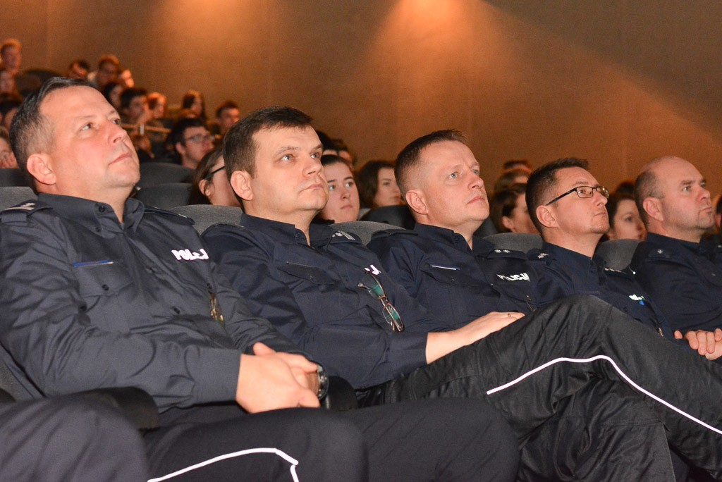 Debata o bezpieczeństwie w kinie Forum BOK – MCC i pokaz działania straży pożarnej na pl. Piłsudskiego w Bolesławcu