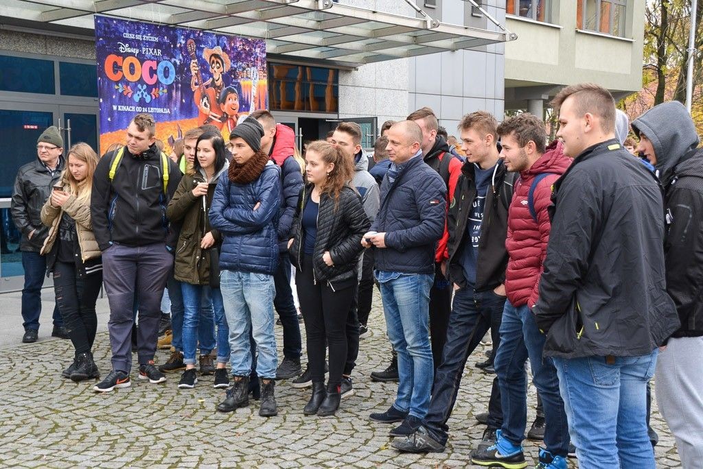 Debata o bezpieczeństwie w kinie Forum BOK – MCC i pokaz działania straży pożarnej na pl. Piłsudskiego w Bolesławcu