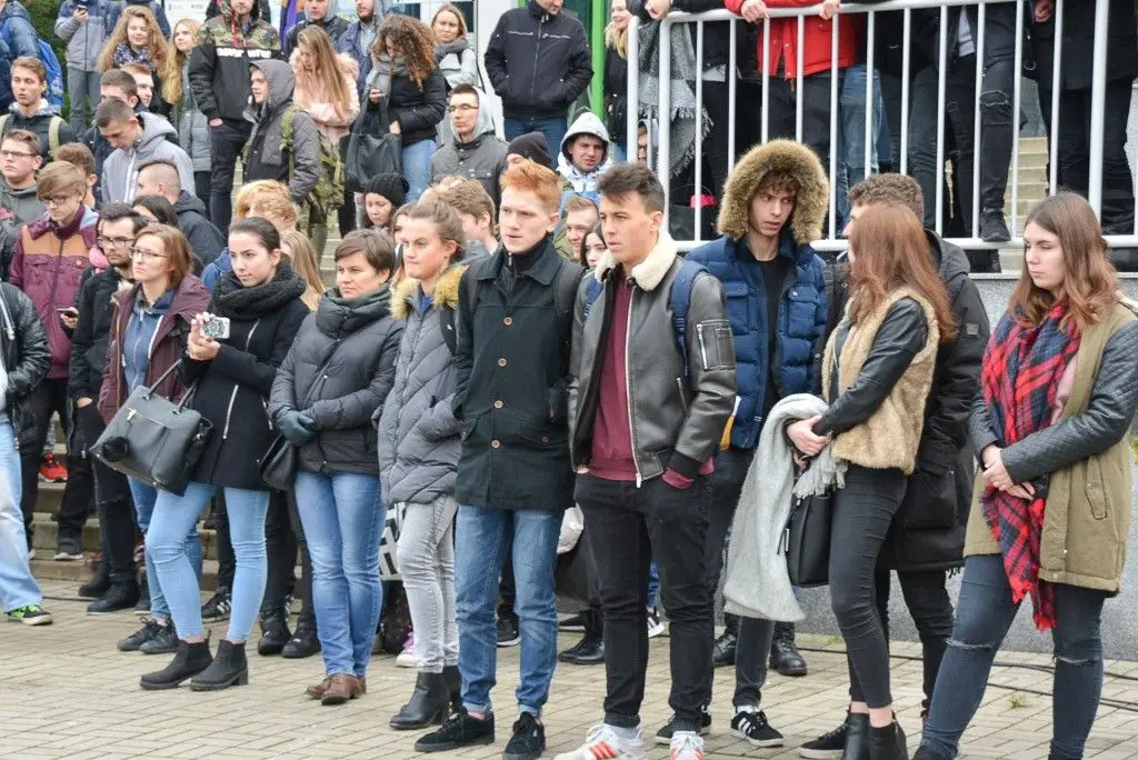 Debata o bezpieczeństwie w kinie Forum BOK – MCC i pokaz działania straży pożarnej na pl. Piłsudskiego w Bolesławcu