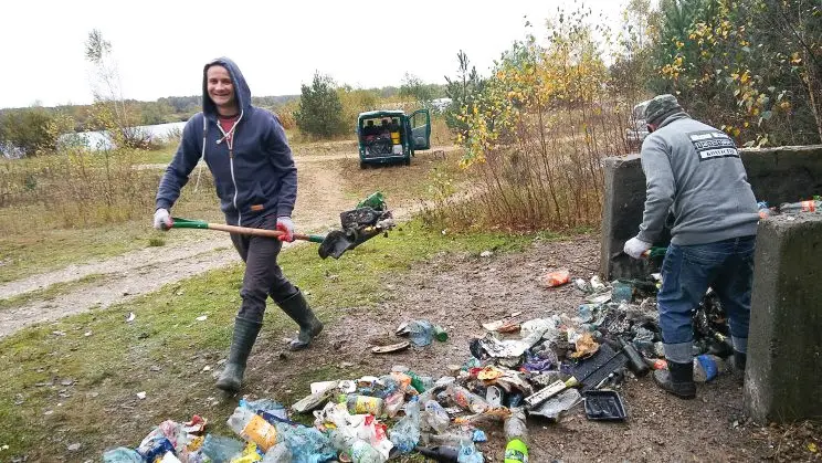 Wędkarze posprzątali w Trzebieniu Małym
