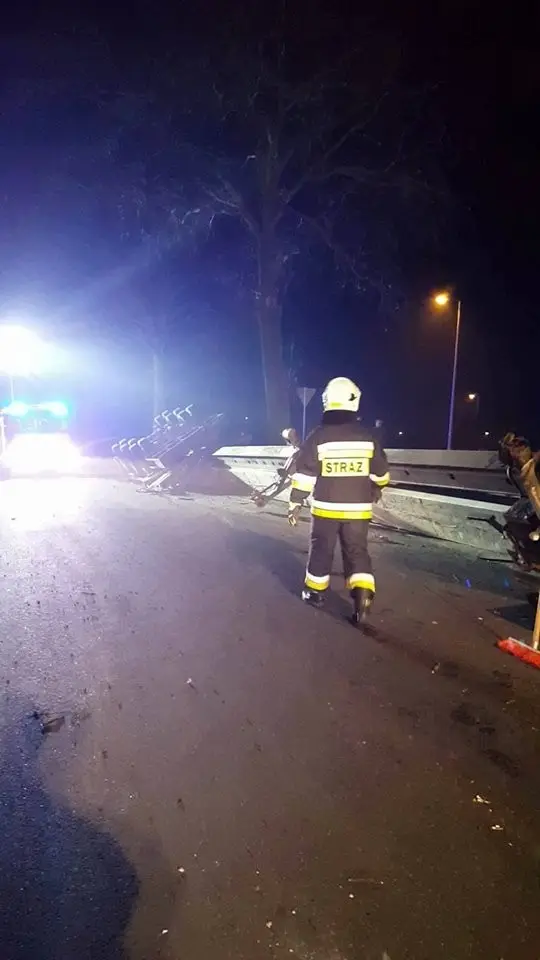 Ciężarówka wypadła z drogi koło Ocic