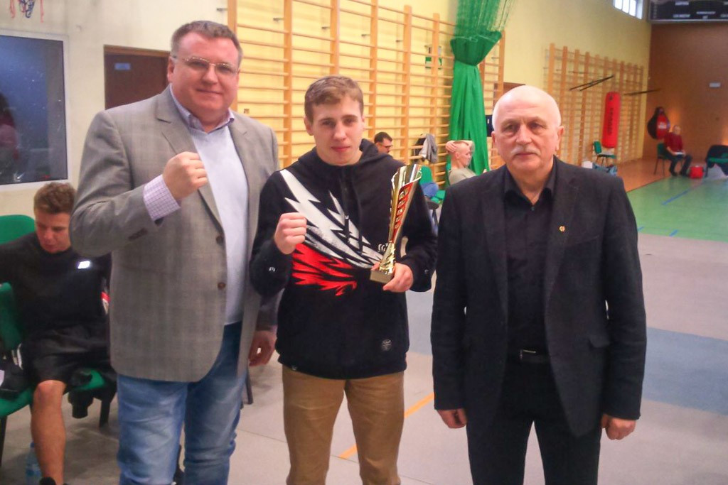 Boksowali dla Huberta, który uległ ciężkiemu wypadkowi na Jagiellonów