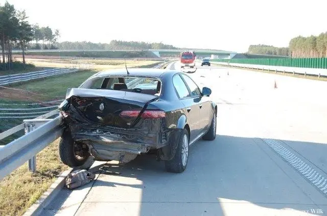 Kolizja na A4. Niemiec najechał na tył Alfy Romeo