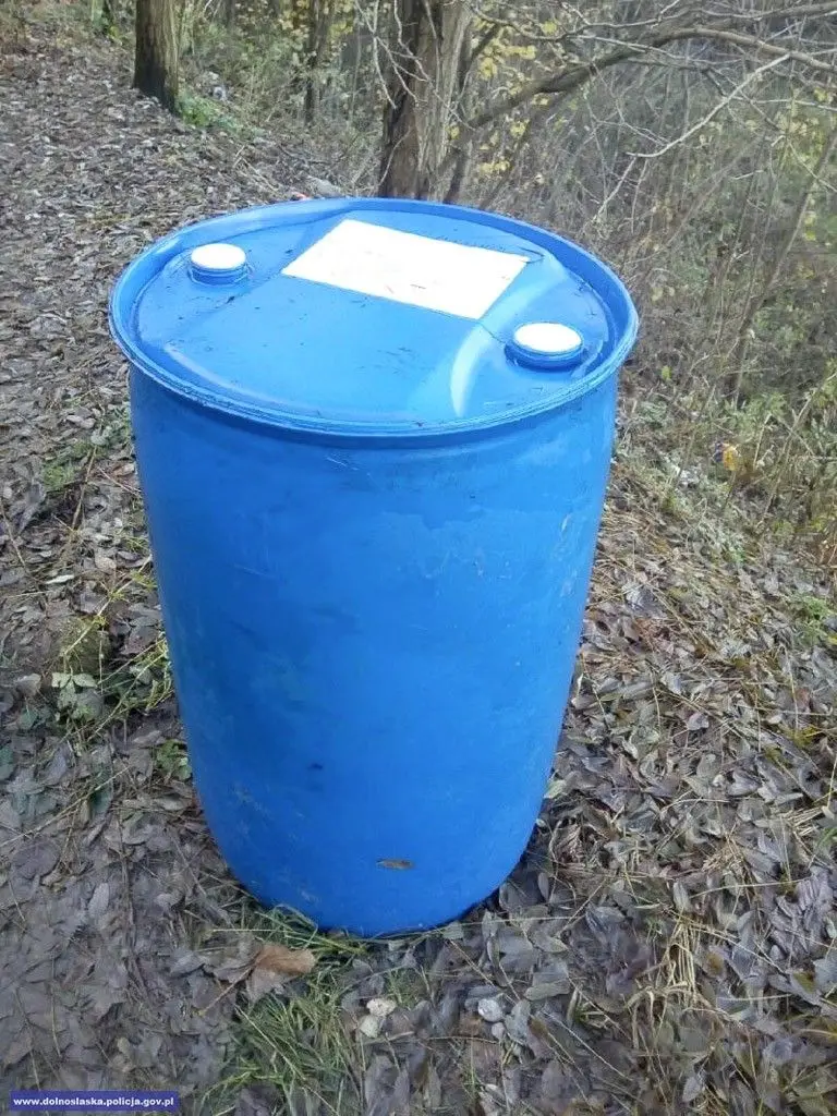 Ukradł 900 litrów paliwa. Pożyczył samochód, aby je przewieźć
