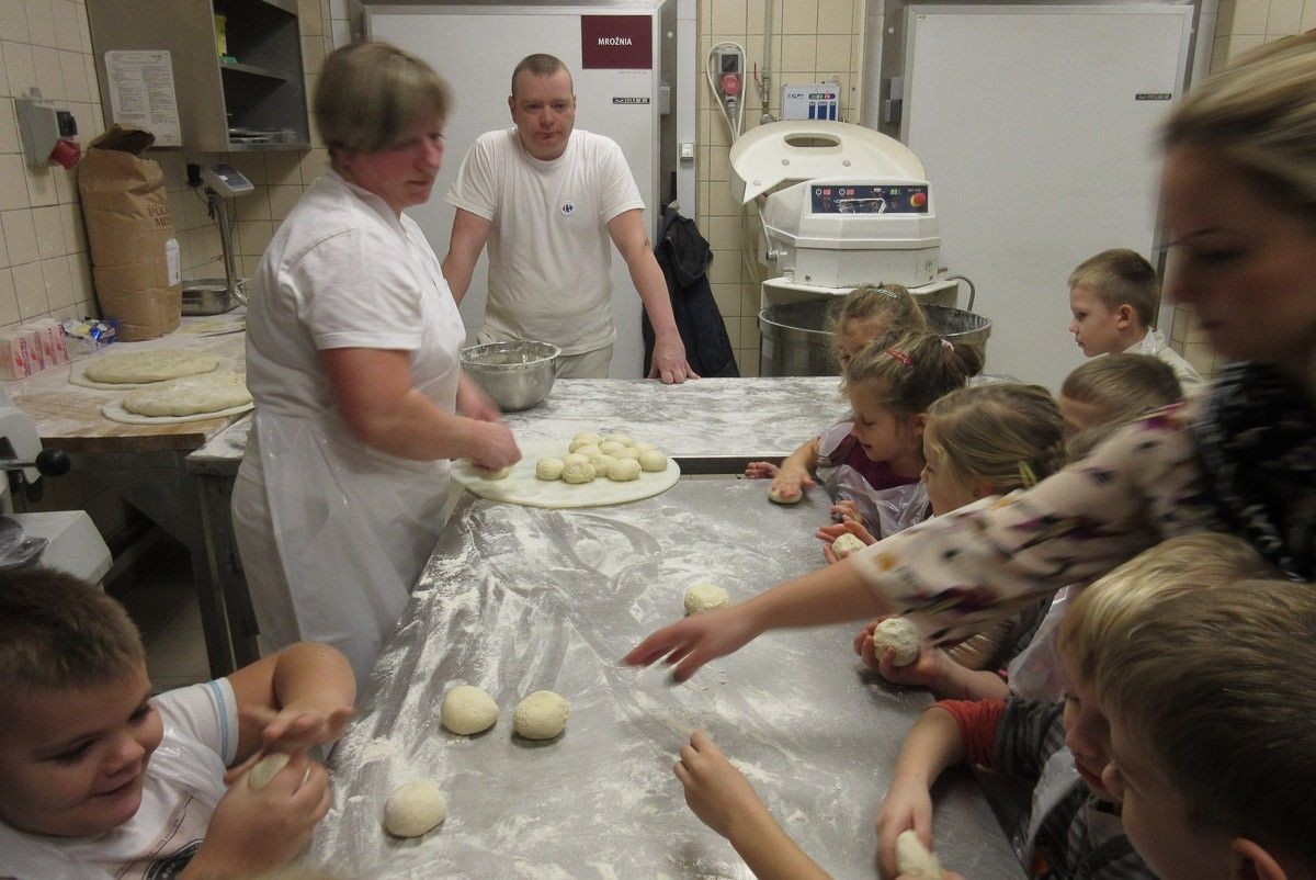 Sześciolatki z Tomaszowa odwiedziły Carrefour Bolesławiec