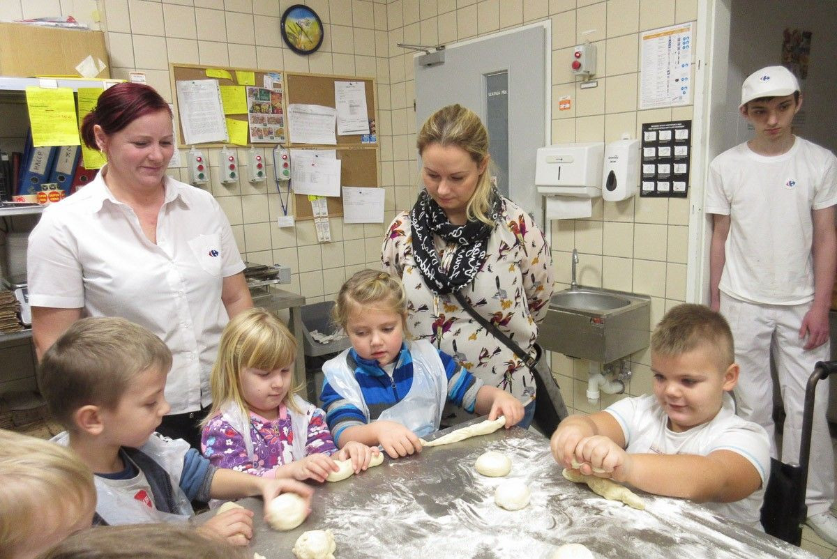 Sześciolatki z Tomaszowa odwiedziły Carrefour Bolesławiec