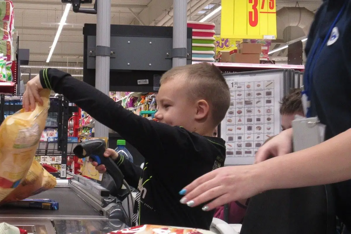Sześciolatki z Tomaszowa odwiedziły Carrefour Bolesławiec