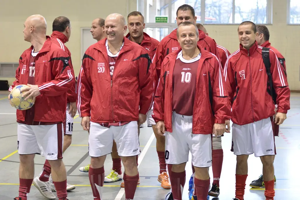 19 Mikołajkowy Turniej Halowej Piłki Nożnej Straży Pożarnych w I LO w Bolesławcu