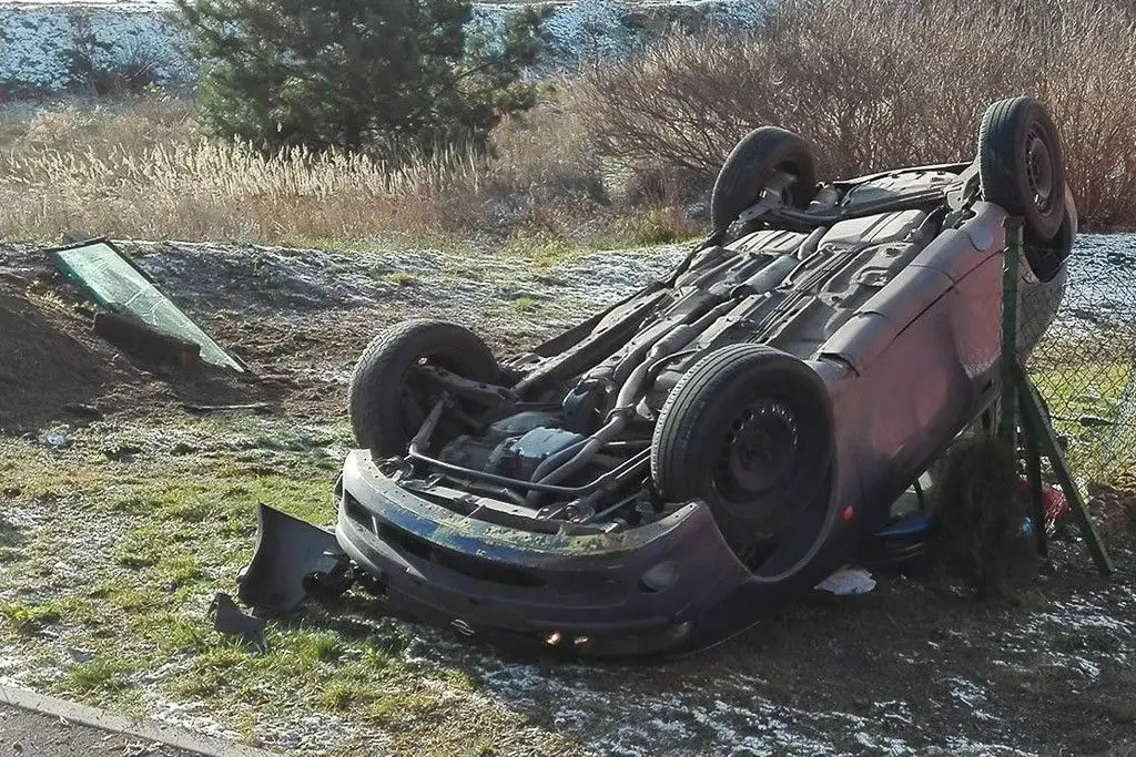 Wypadek w Starej Olesznej. Pijany kierowca ranny