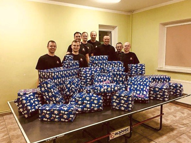 Szlachetne paczki od bolesławieckich strażaków