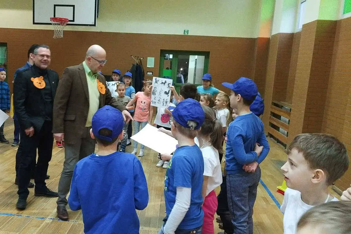 Promocja czytelnictwa z misiami w Szkole Podstawowej nr 2