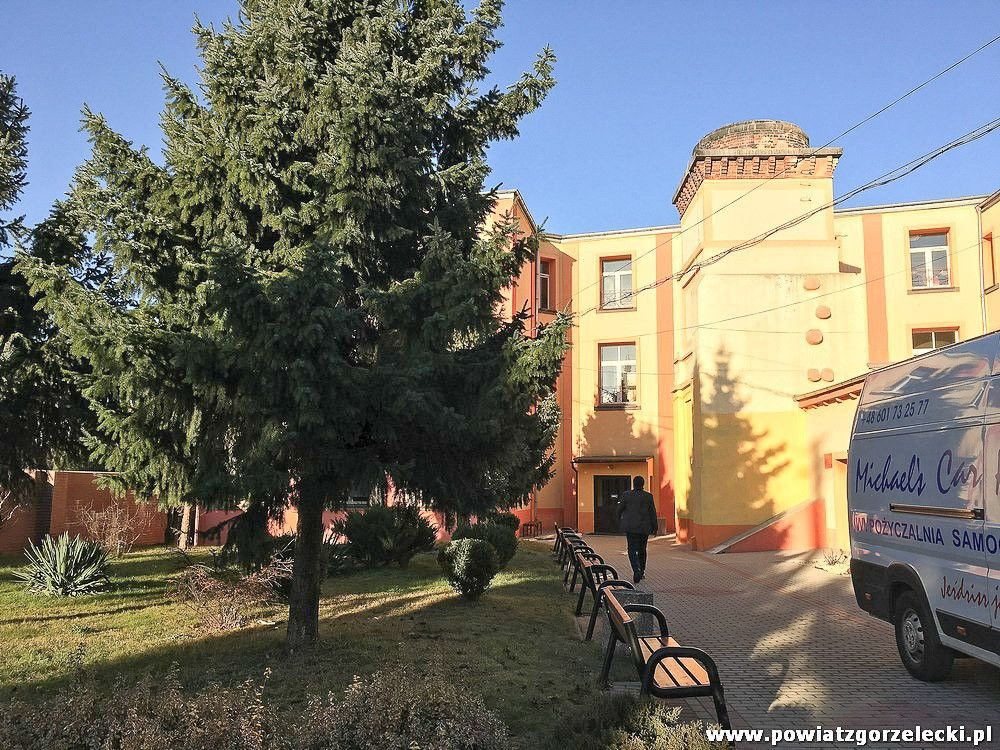 Zagrażał bezpieczeństwu. Komin w Bogatyni rozebrany