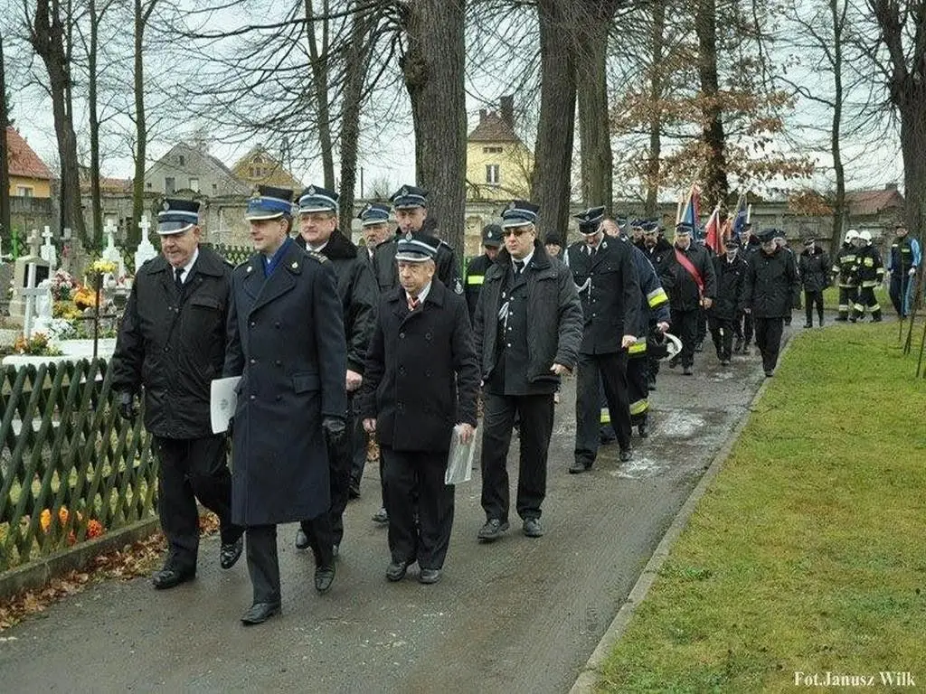 Strażacy z Czerwonej Wody z nowym samochodem