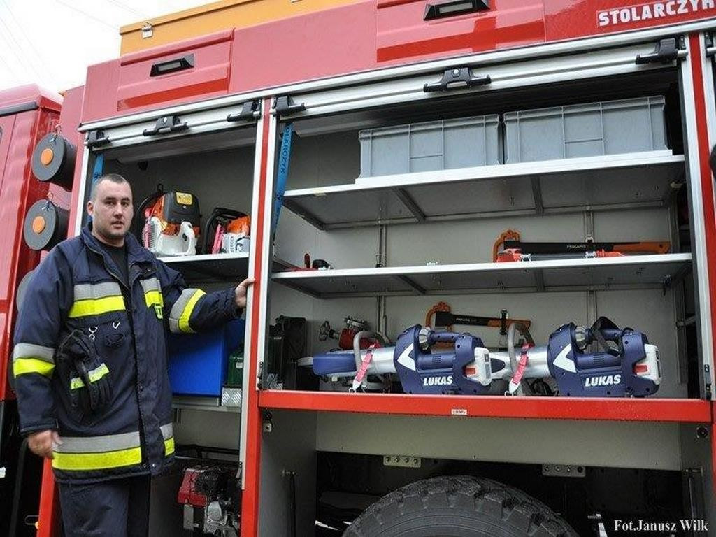 Strażacy z Czerwonej Wody z nowym samochodem