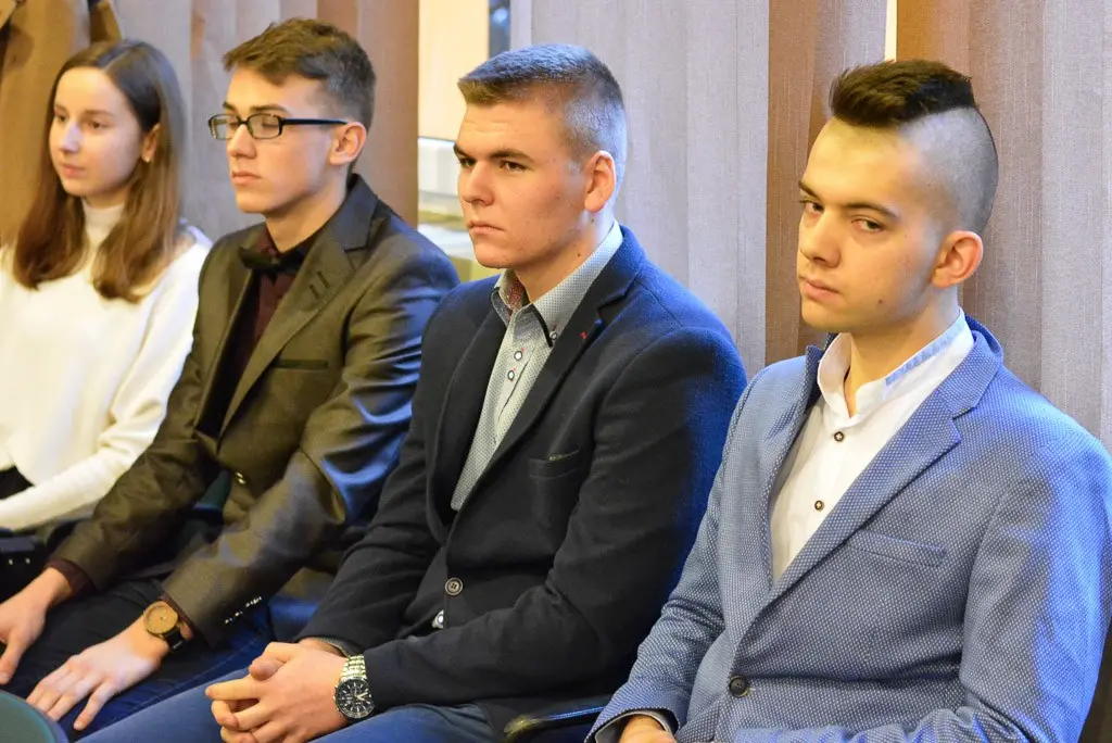 Najlepsi uczniowie szkół powiatowych uhonorowani