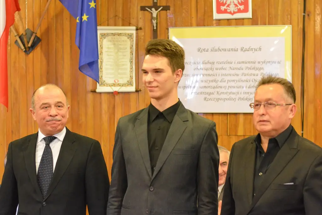 Najlepsi uczniowie szkół powiatowych uhonorowani