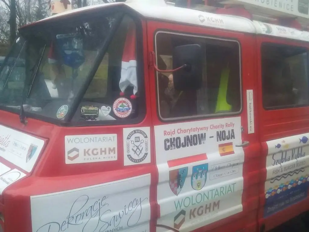 Ekipa Klasyków z Miasta Ceramiki obdarowała dzieciaki, które Święta spędzą w szpitalu powiatowym w Bolesławcu