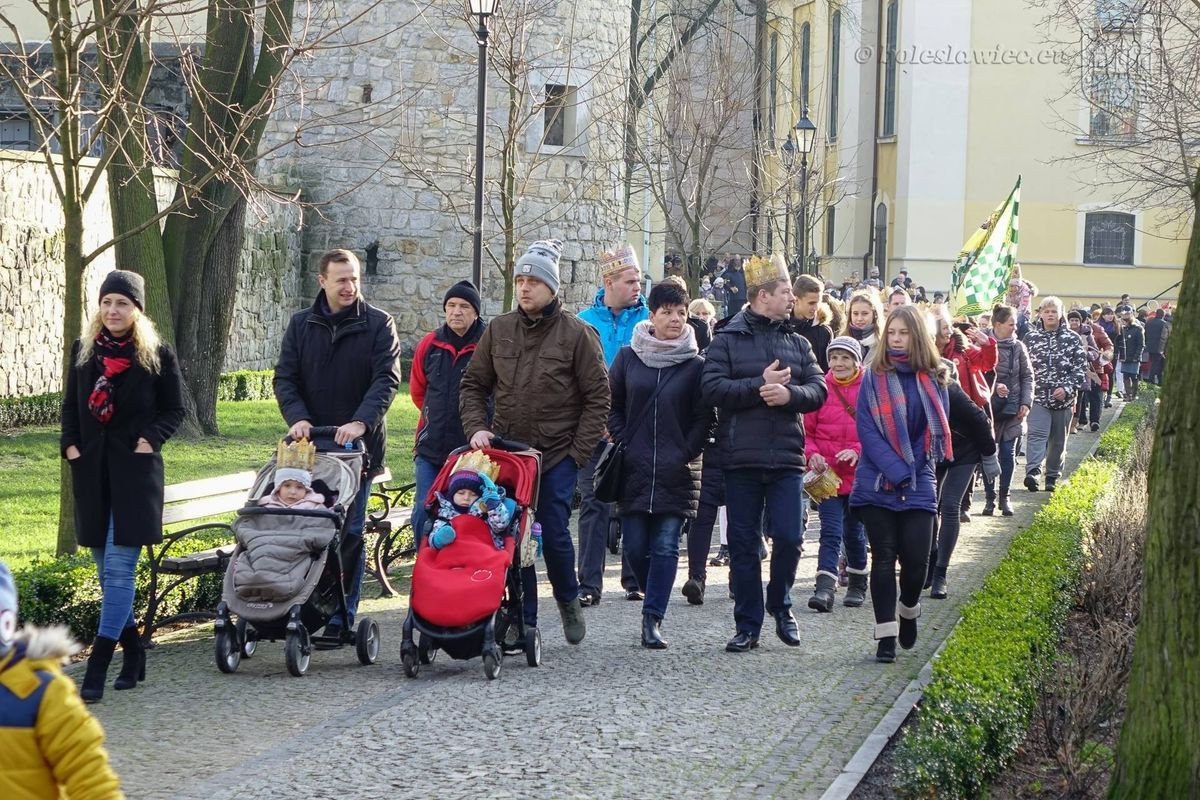 Orszak Trzech Króli przeszedł ulicami Bolesławca