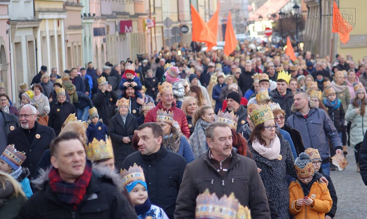 Orszak Trzech Króli przeszedł ulicami Bolesławca