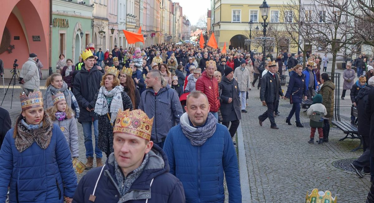 Orszak Trzech Króli przeszedł ulicami Bolesławca