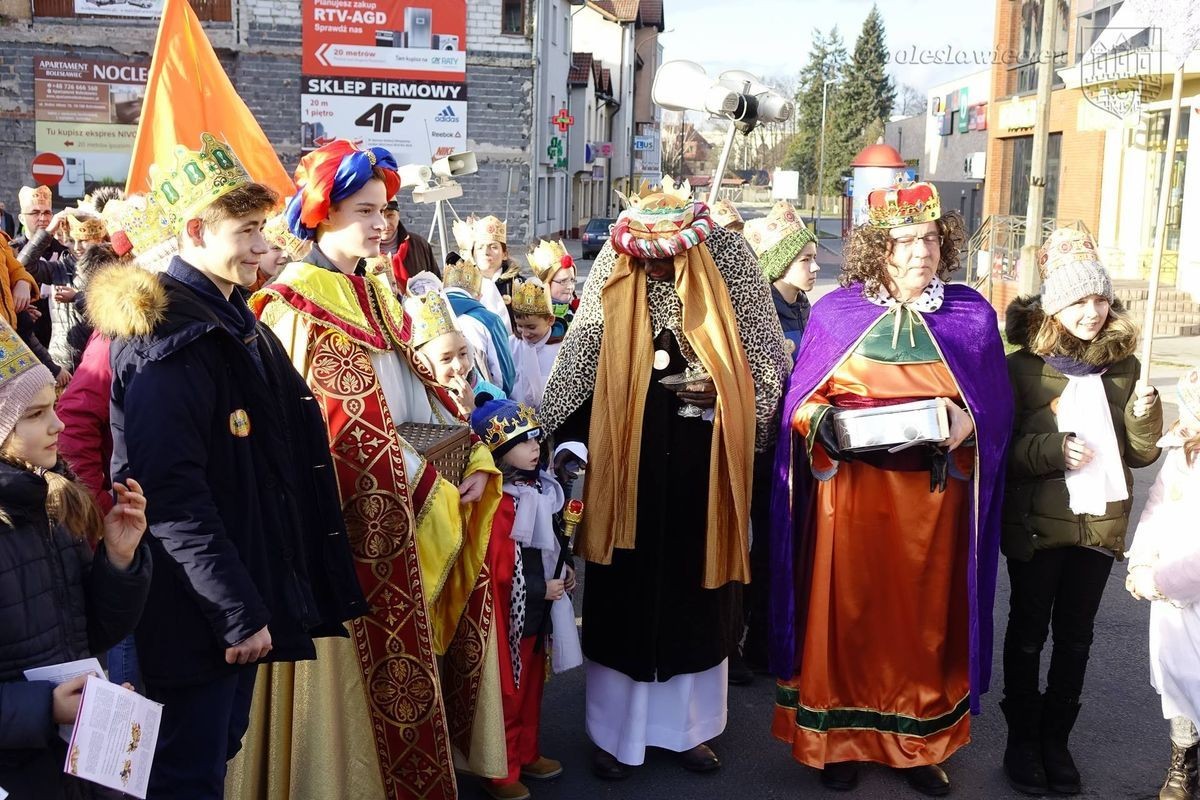 Orszak Trzech Króli przeszedł ulicami Bolesławca
