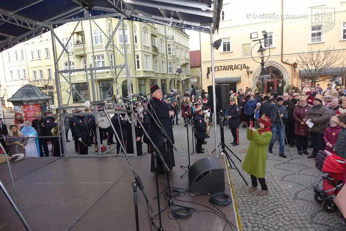 Orszak Trzech Króli przeszedł ulicami Bolesławca