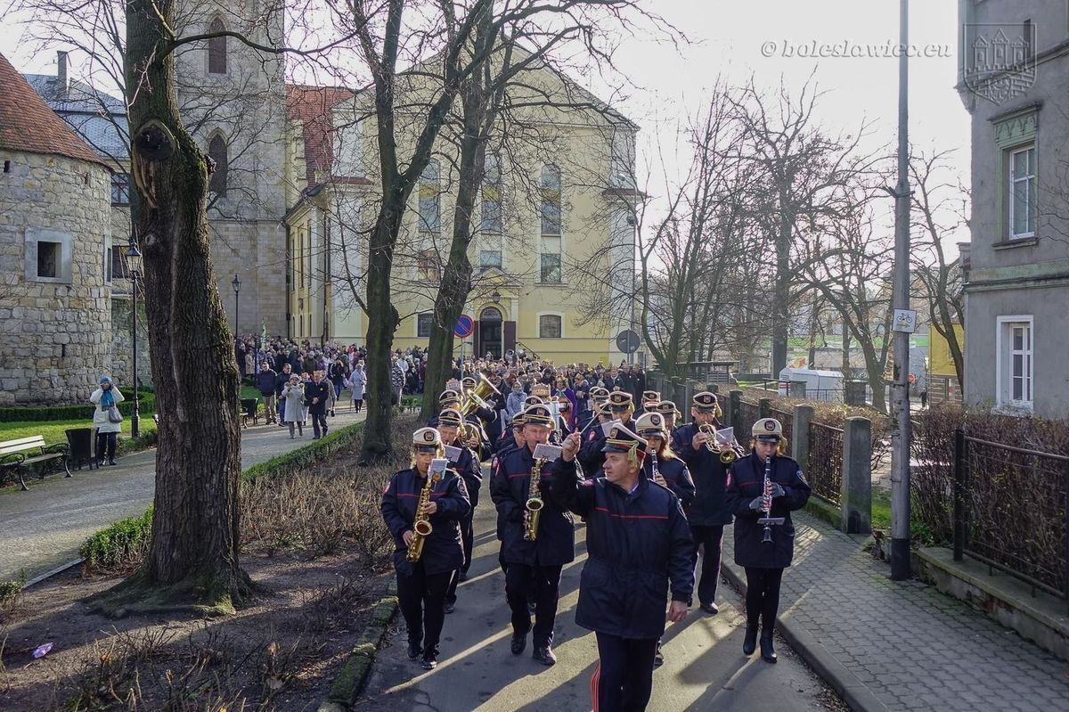 Orszak Trzech Króli przeszedł ulicami Bolesławca