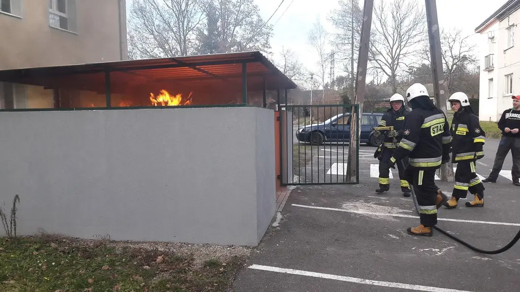Підпалили сміттєві контейнери в Івінах