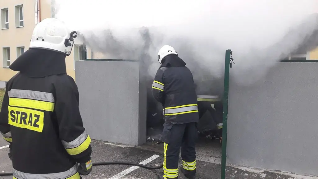 Підпалили сміттєві контейнери в Івінах