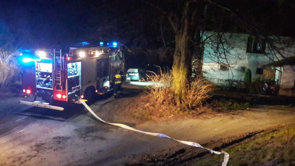 Pożar domu w Starych Jaroszowicach. Jedna osoba ranna