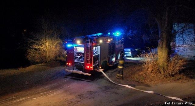 Pożar domu w Starych Jaroszowicach. Jedna osoba ranna