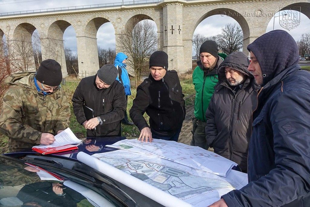 Pumptrack, skatepark i ścianka wspinaczkowa koło wiaduktu. Rusza budowa