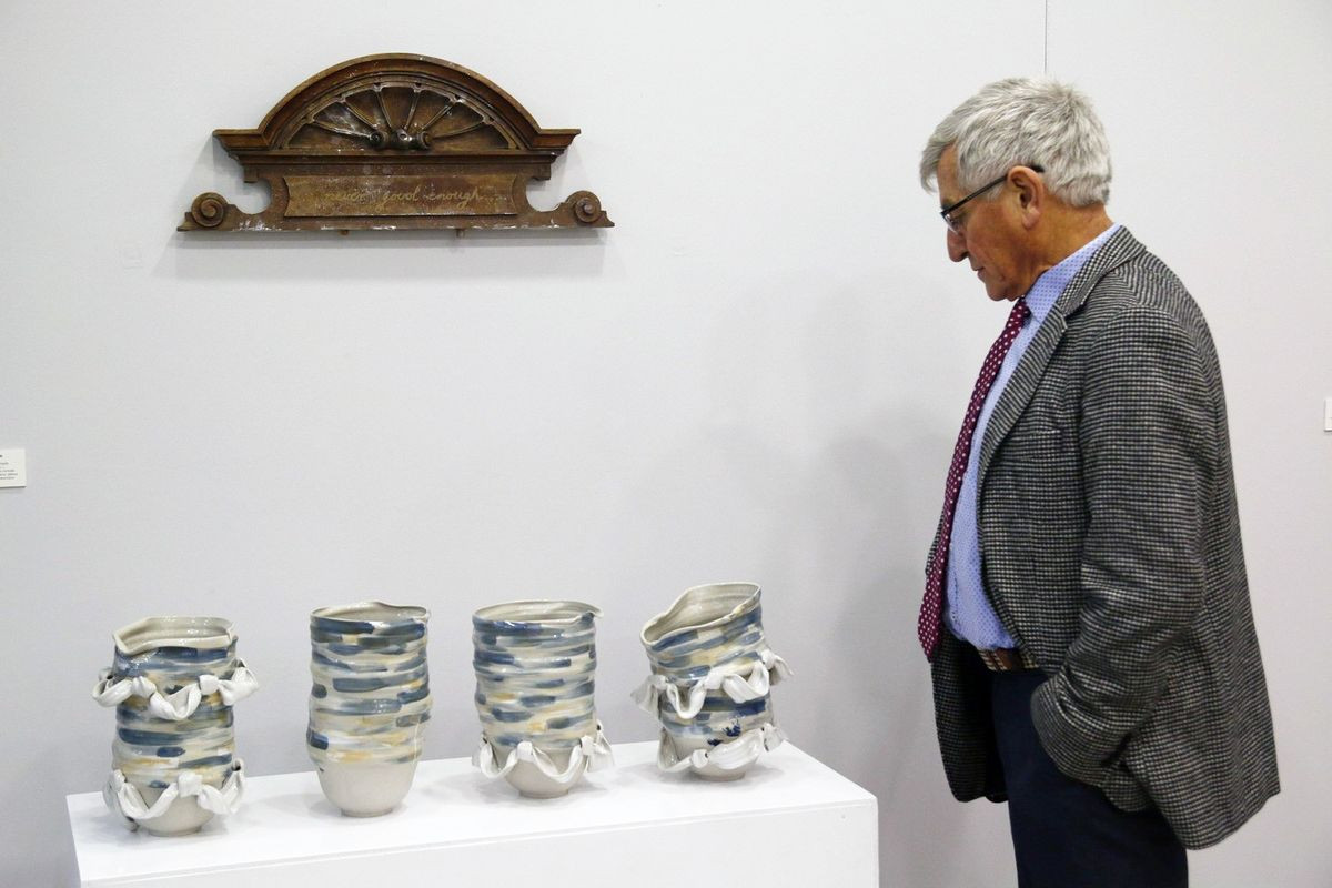 Rzeźby z pleneru ceramicznego 2012-2017 w legnickim BWA