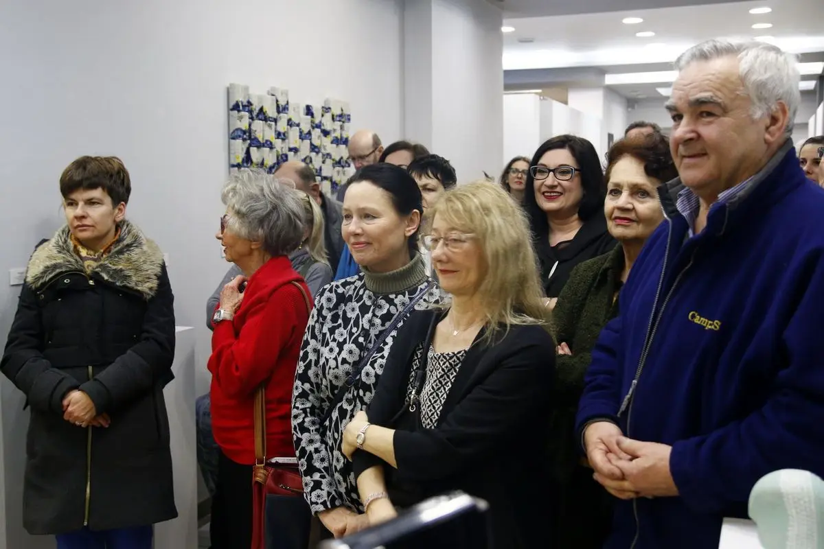 Rzeźby z pleneru ceramicznego 2012-2017 w legnickim BWA