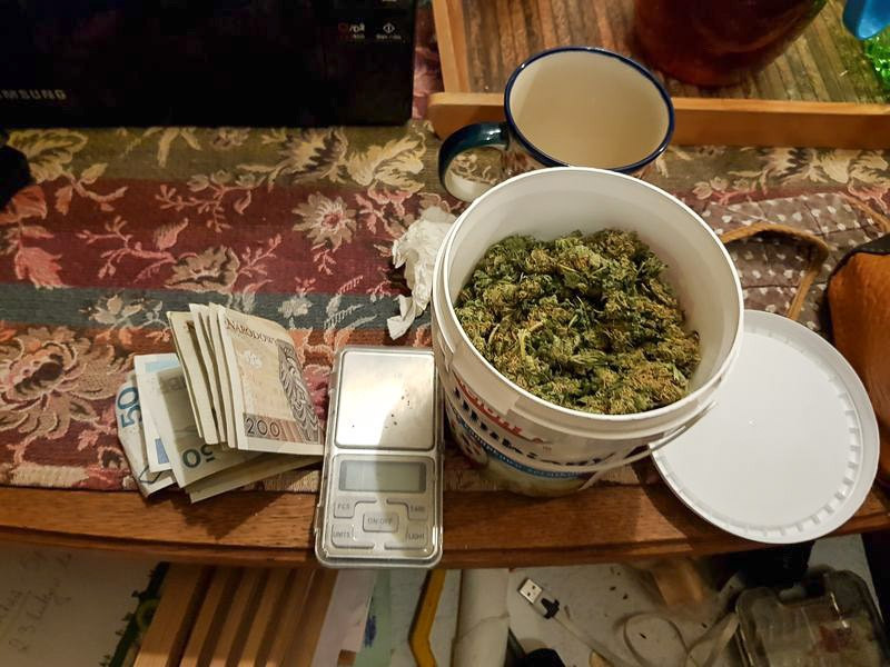 Para dilerów wpadła z dużą ilością dragów