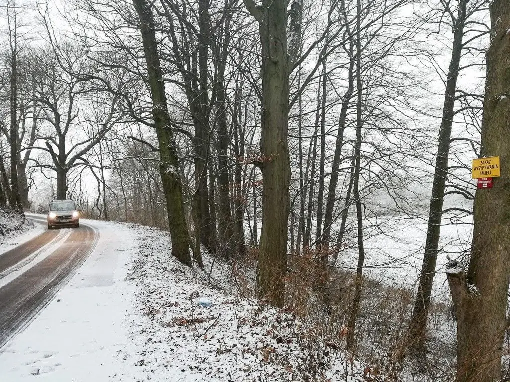 Gmina Bolesławiec o nielegalnym wysypisku przy wjeździe do Bolesławca