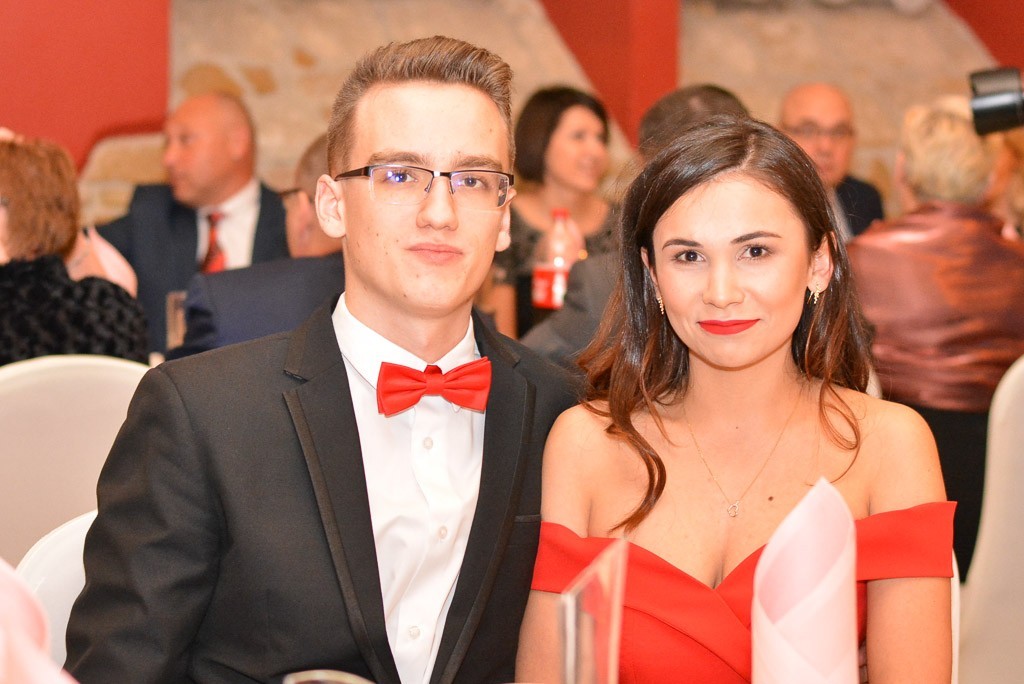 Studniówka uczniów Zespołu Szkół Handlowych i Usługowych w Bolesławcu w Pałacu Brunów (powiat lwówecki)