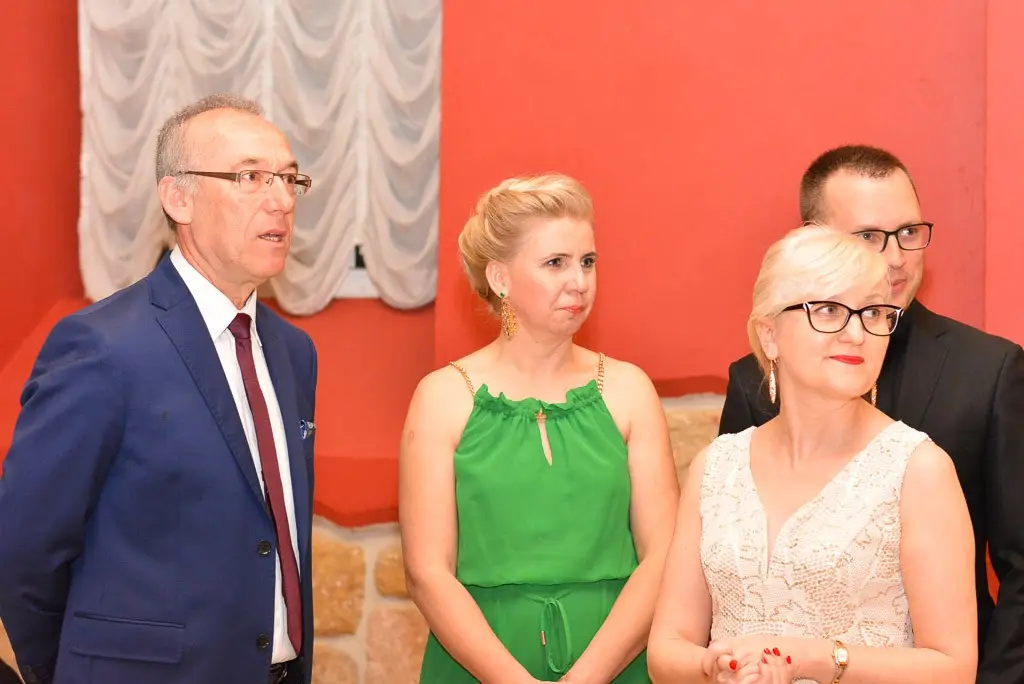 Studniówka uczniów Zespołu Szkół Handlowych i Usługowych w Bolesławcu w Pałacu Brunów (powiat lwówecki)