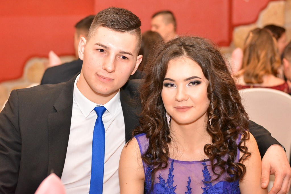 Studniówka uczniów Zespołu Szkół Handlowych i Usługowych w Bolesławcu w Pałacu Brunów (powiat lwówecki)