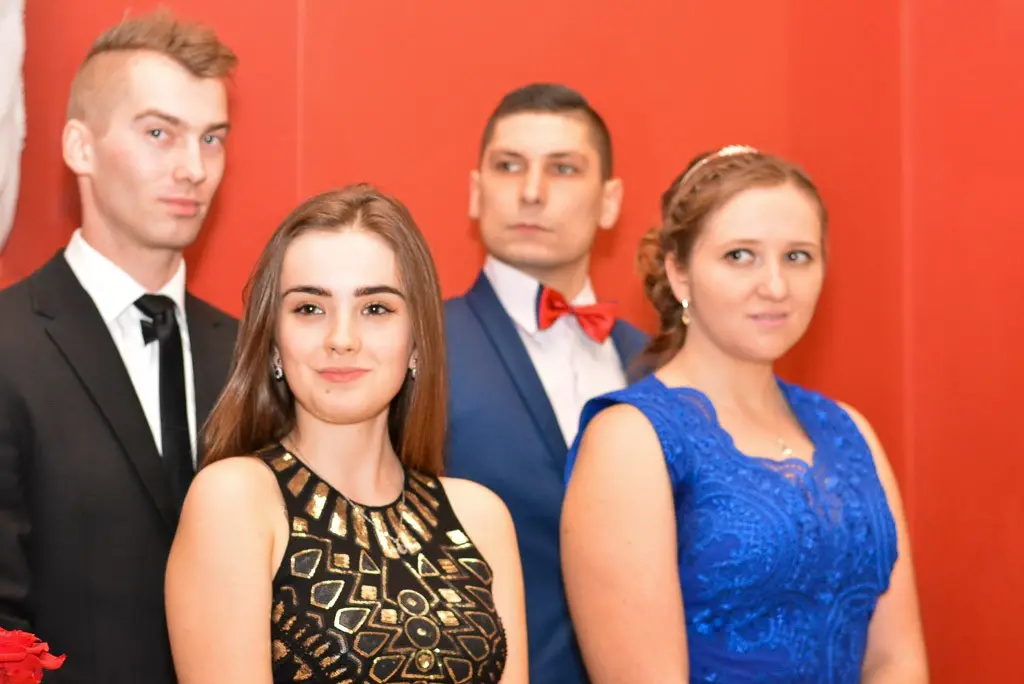 Studniówka uczniów Zespołu Szkół Handlowych i Usługowych w Bolesławcu w Pałacu Brunów (powiat lwówecki)