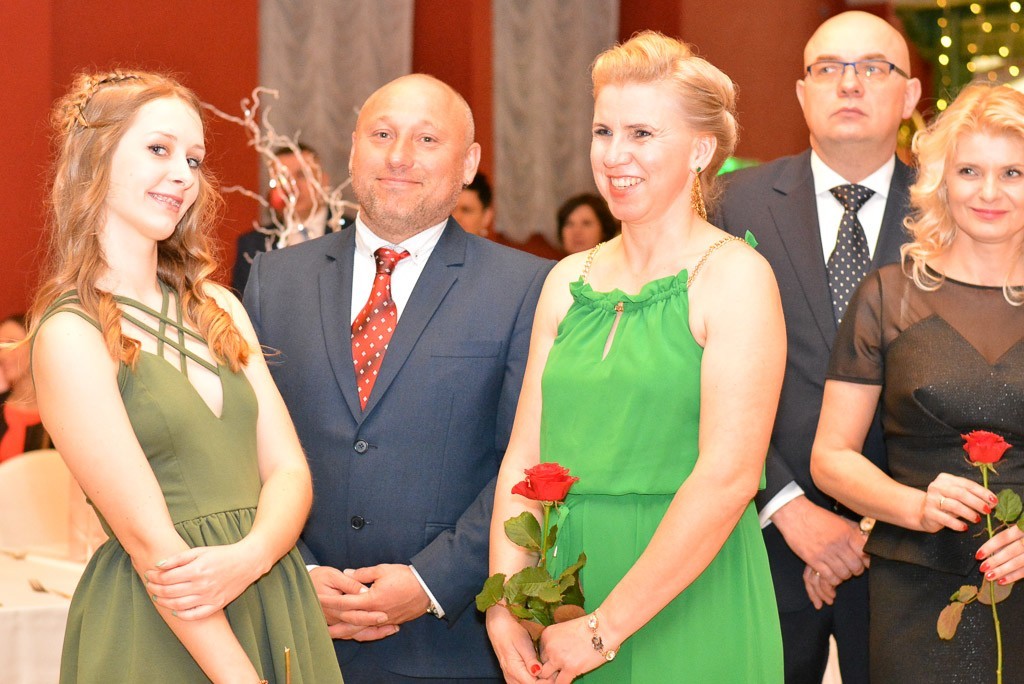 Studniówka uczniów Zespołu Szkół Handlowych i Usługowych w Bolesławcu w Pałacu Brunów (powiat lwówecki)