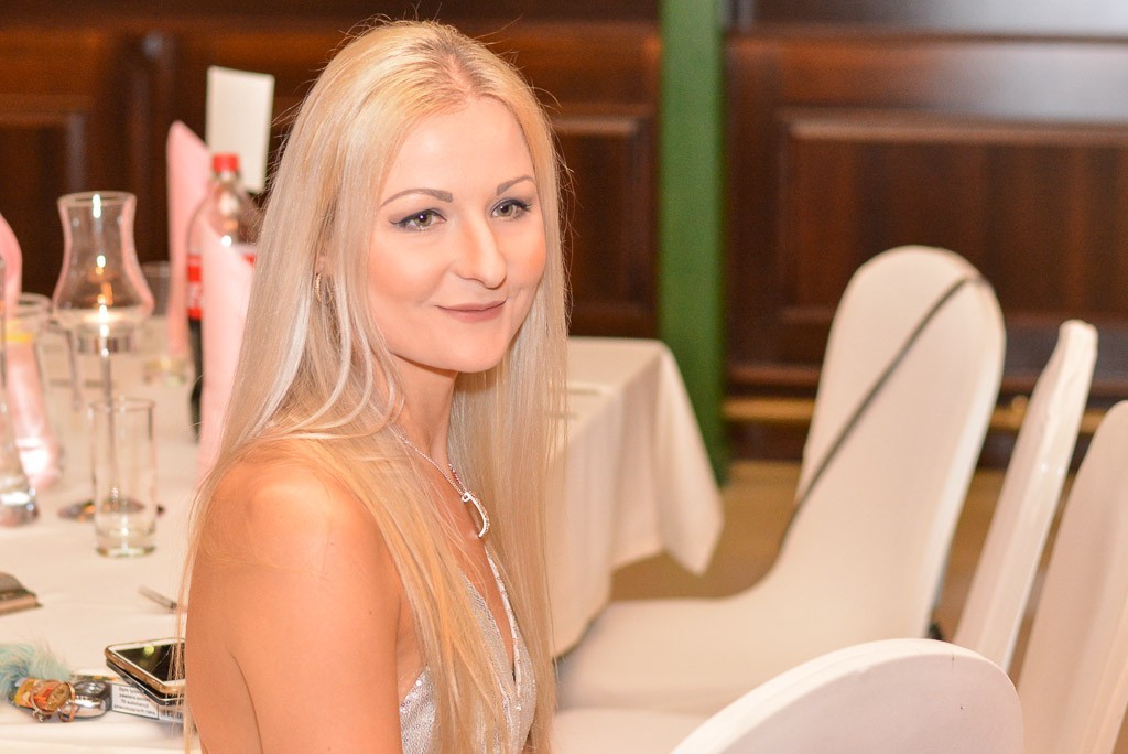 Studniówka uczniów Zespołu Szkół Handlowych i Usługowych w Bolesławcu w Pałacu Brunów (powiat lwówecki)