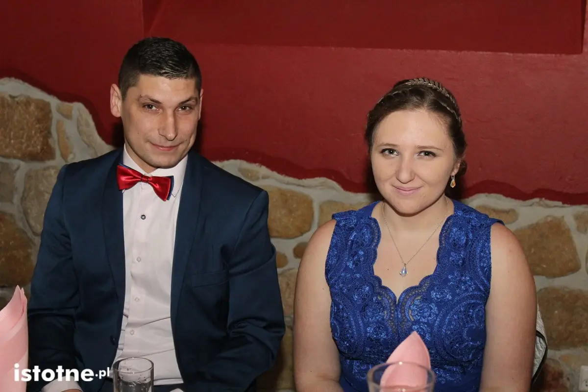 Studniówka uczniów Zespołu Szkół Handlowych i Usługowych w Bolesławcu w Pałacu Brunów