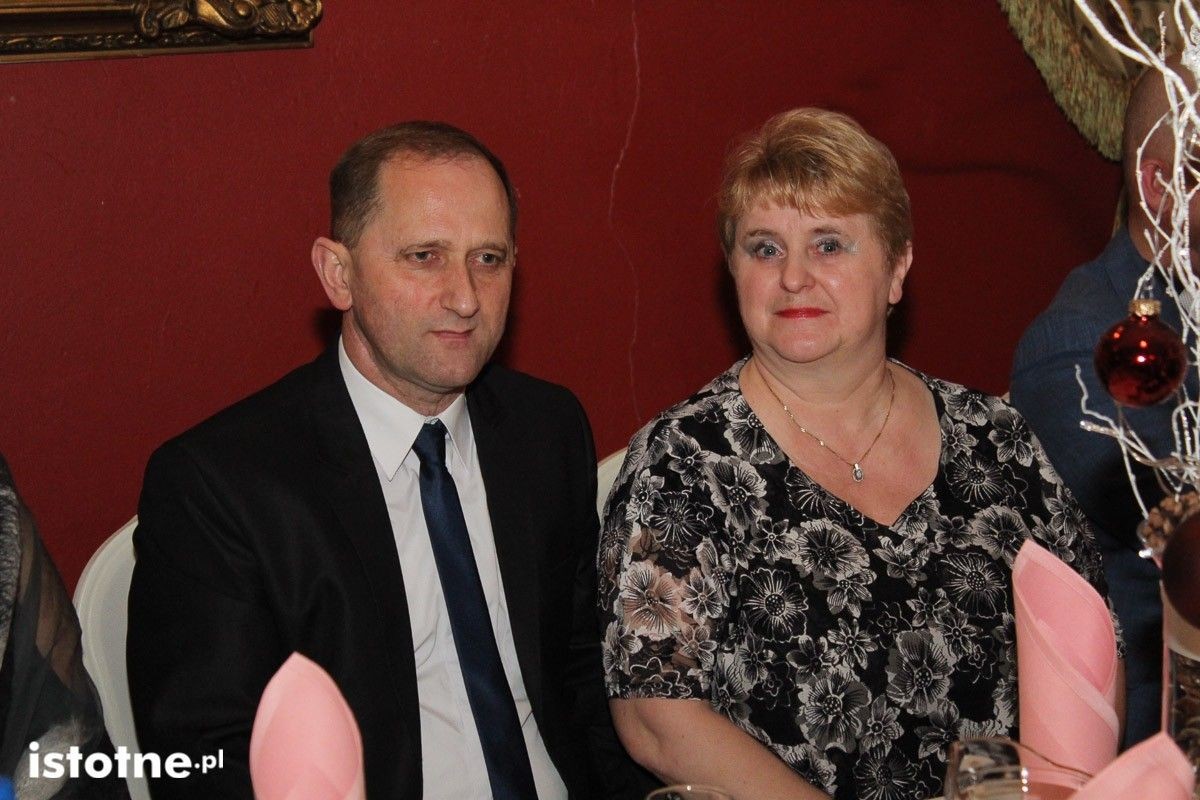 Studniówka uczniów Zespołu Szkół Handlowych i Usługowych w Bolesławcu w Pałacu Brunów