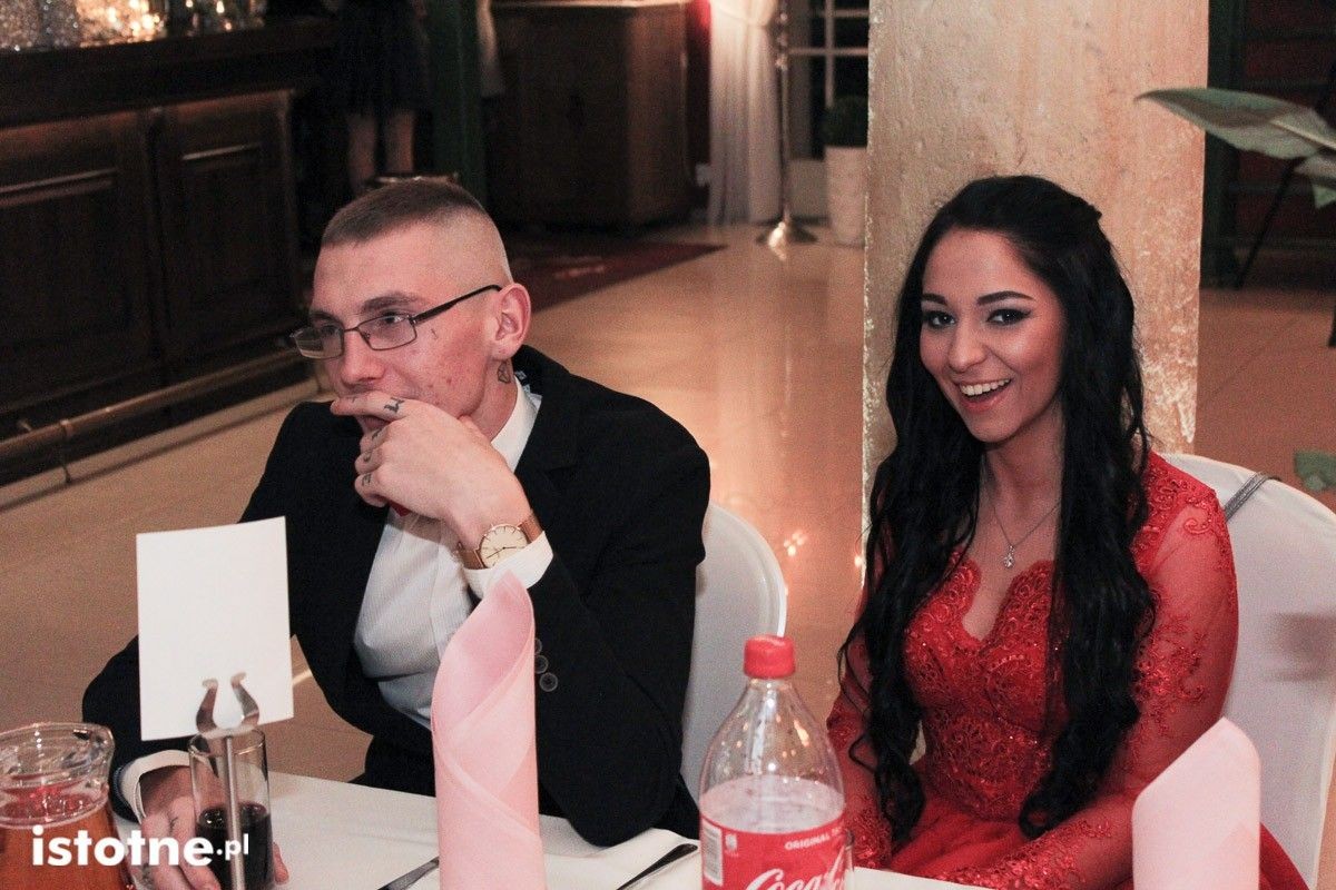 Studniówka uczniów Zespołu Szkół Handlowych i Usługowych w Bolesławcu w Pałacu Brunów