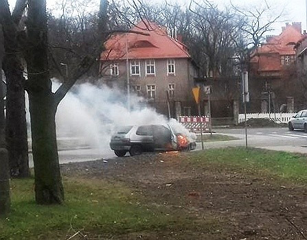 Pożar auta przy alei Tysiąclecia