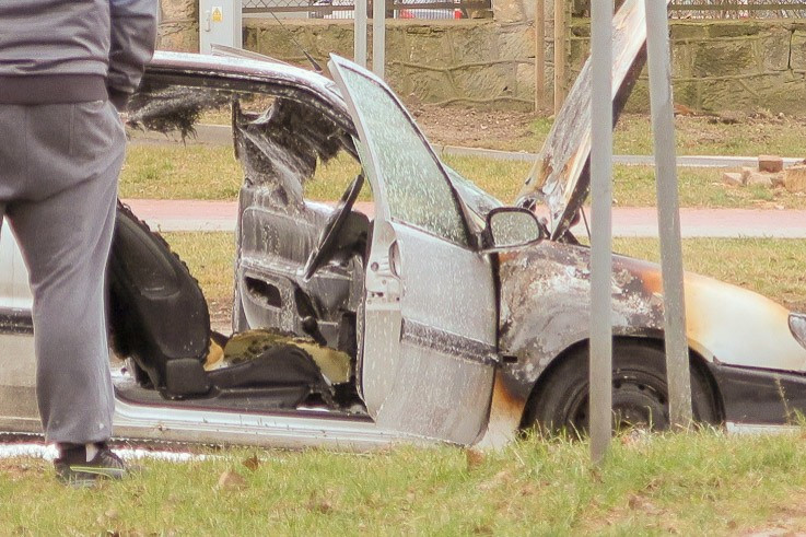 Pożar auta przy Al. Tysiąclecia