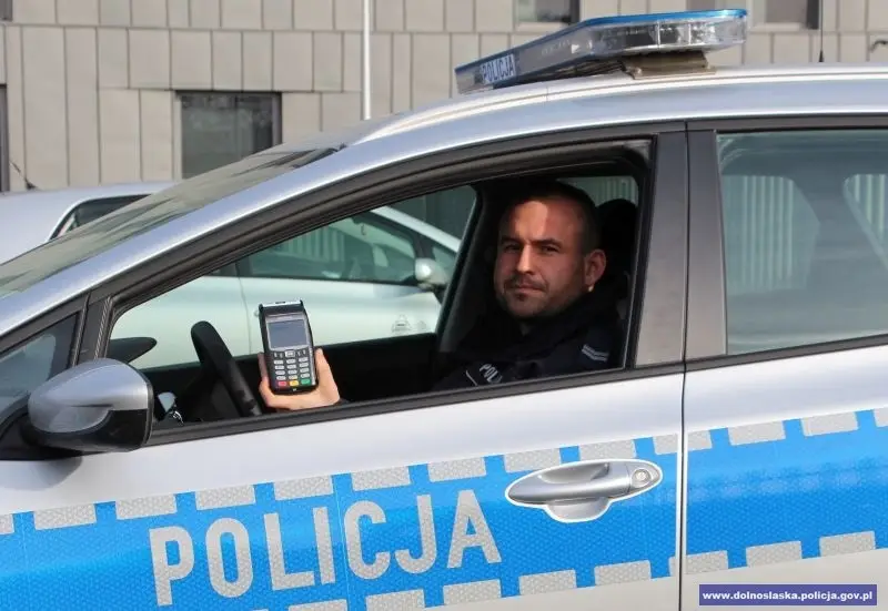 Bolesławiecka policja dostała 7 terminali płatniczych
