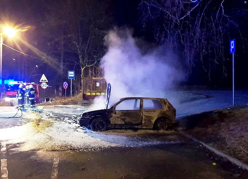 Na Gdańskiej spłonął Volkswagen Golf